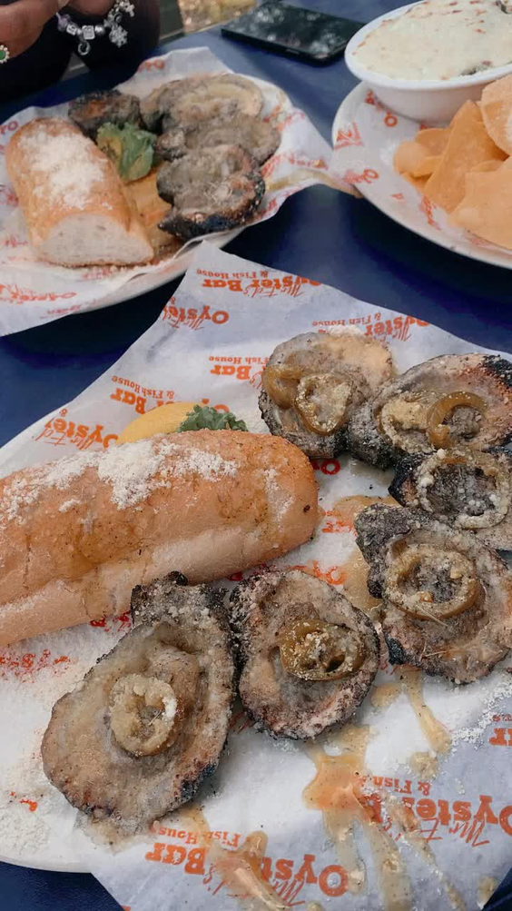 Mr. Ed's Oyster Bar & Fish House