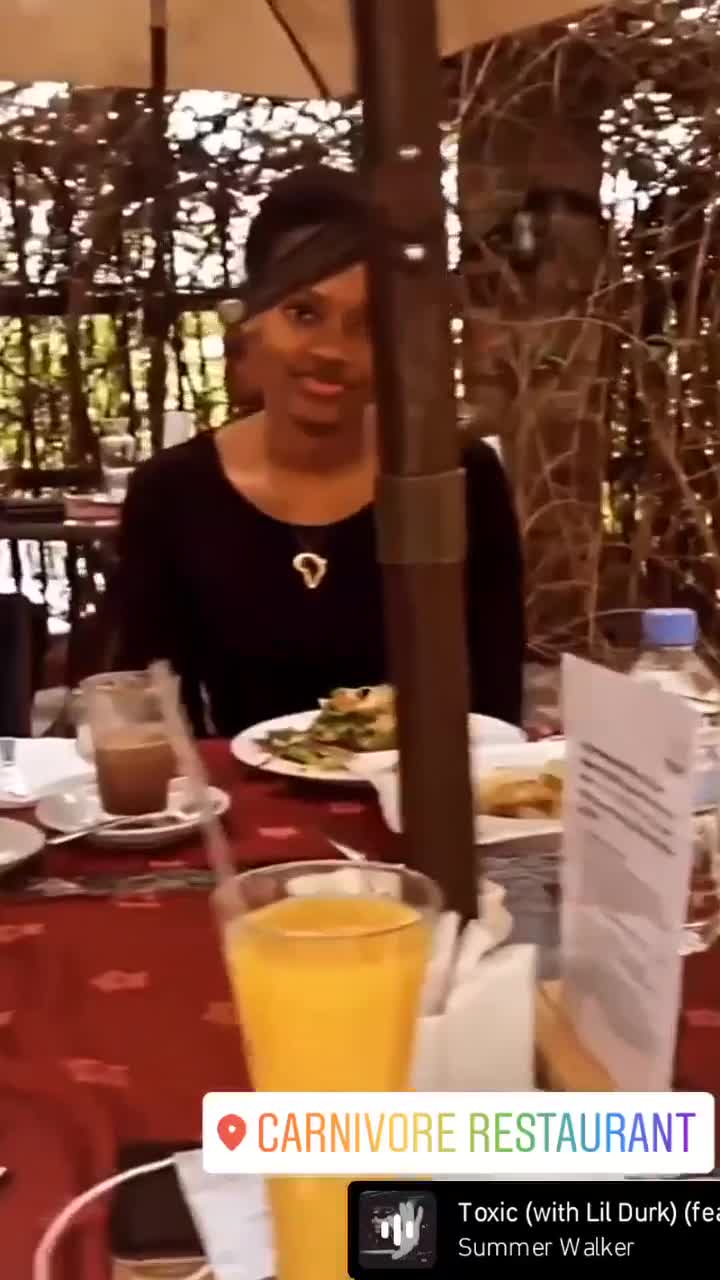 Canivore Simba Salon