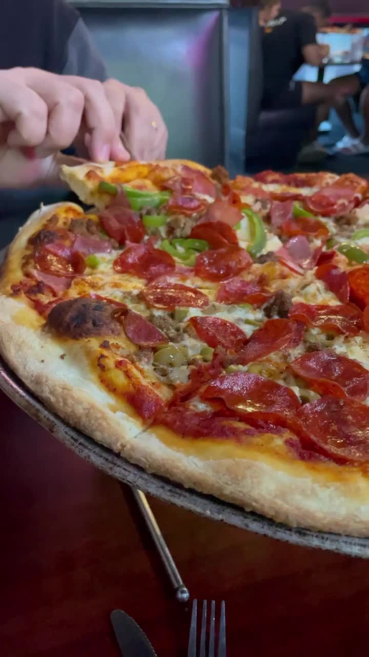 Vaughn's Pizzeria and Draft House