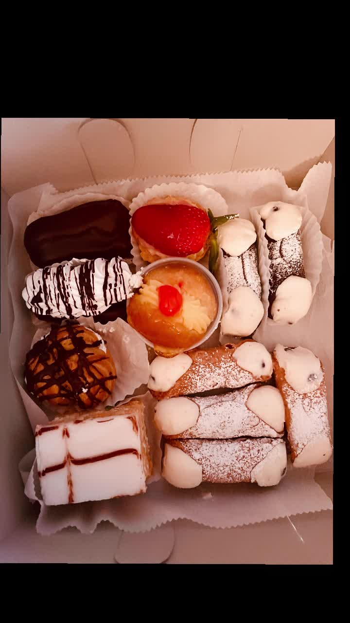 Video review of La Guli Pastry Shop