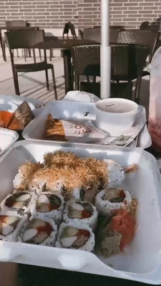 Roll N Bowl Korean & Japanese Cuisine
