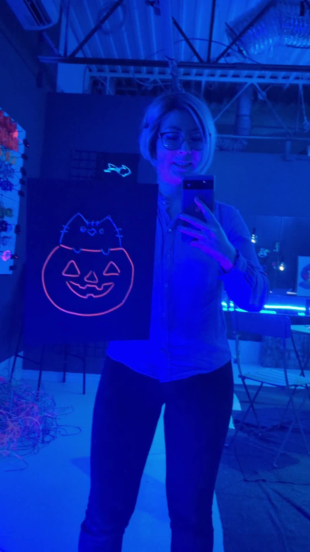 2077 LIGHT SIGN STUDIO