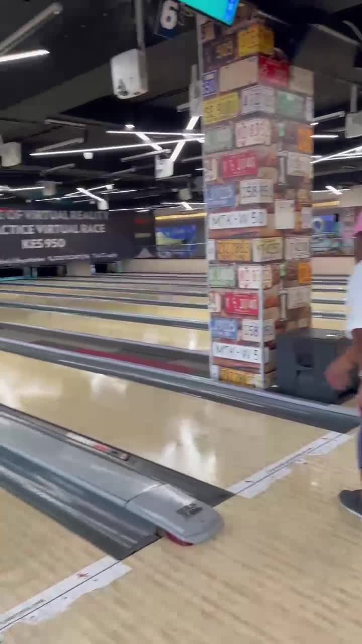 Bowling vilage market
