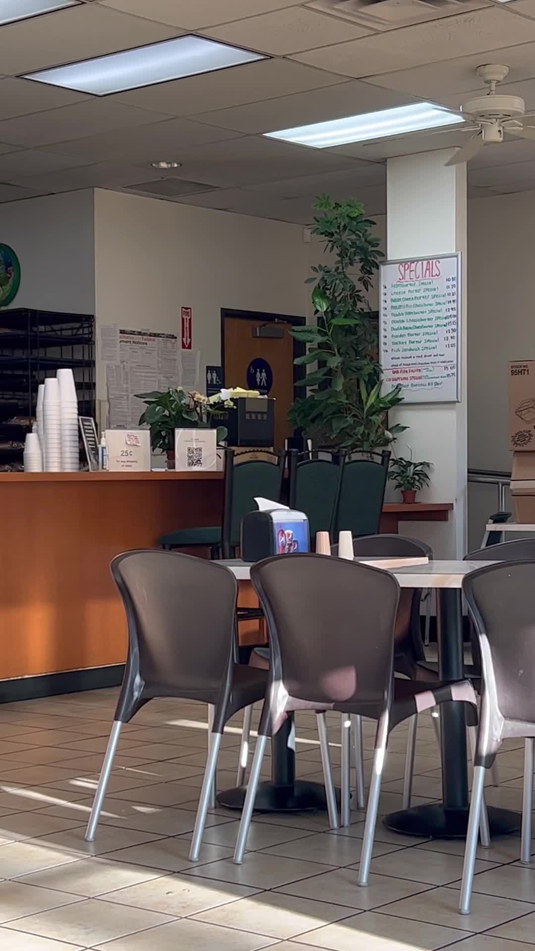 Video review of P & L Burgers