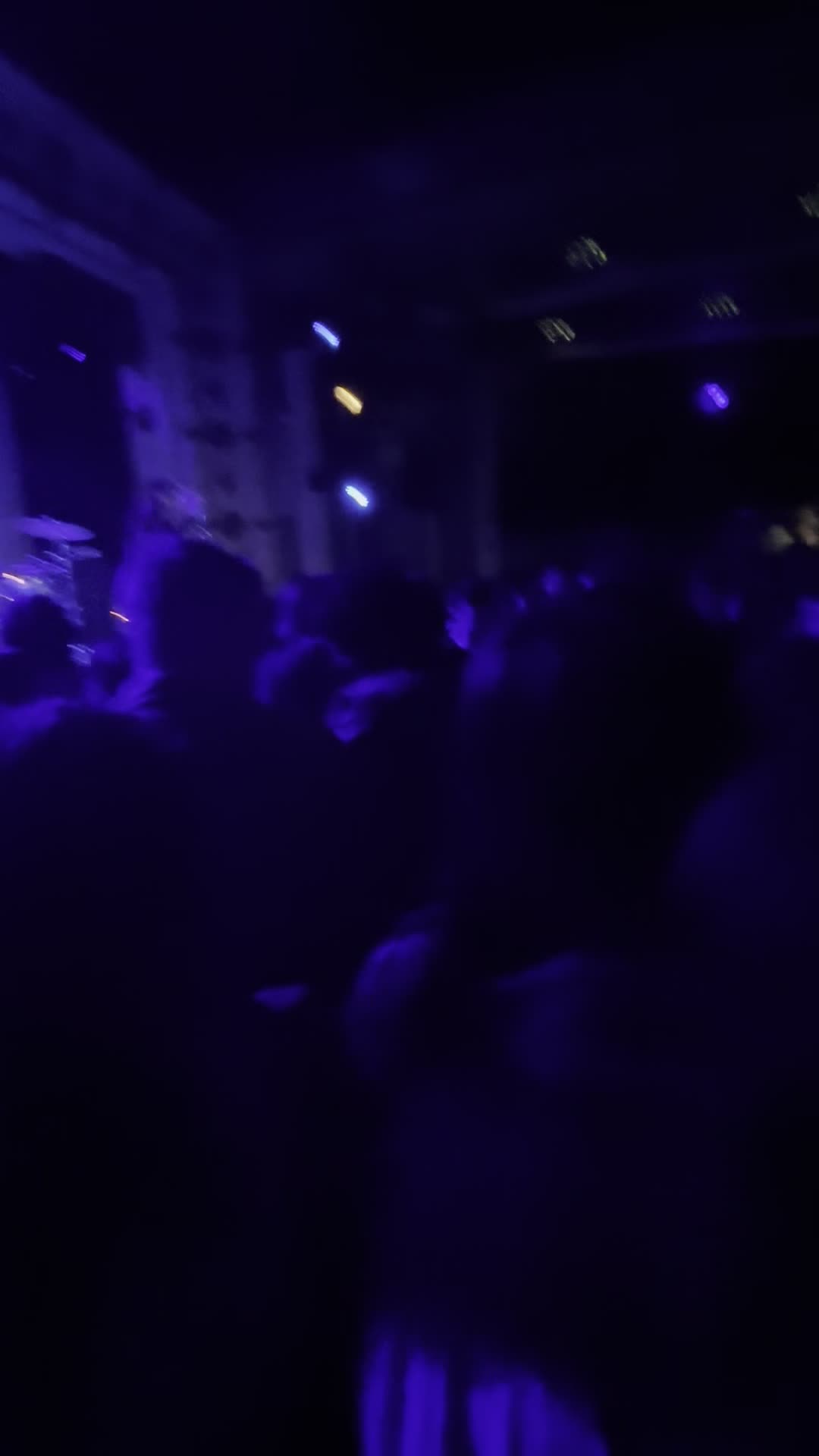 Video review of Metro