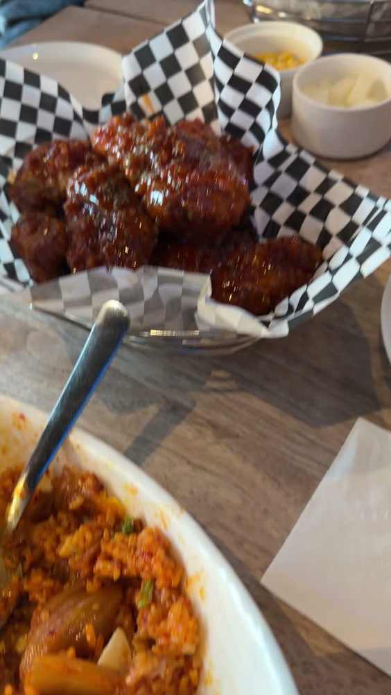 bb.q Chicken & Pub