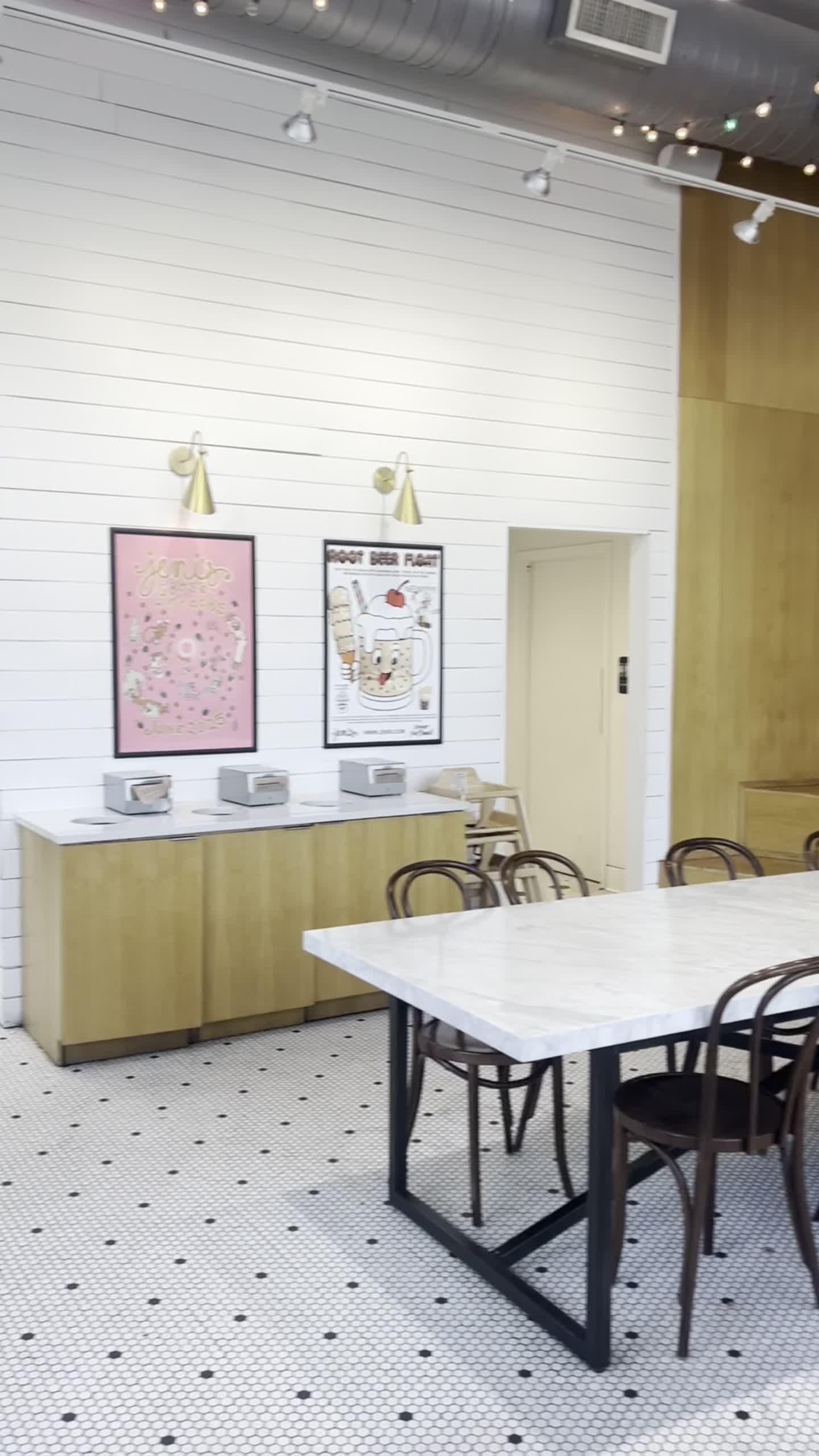 Jenis Splendid Ice Creams
