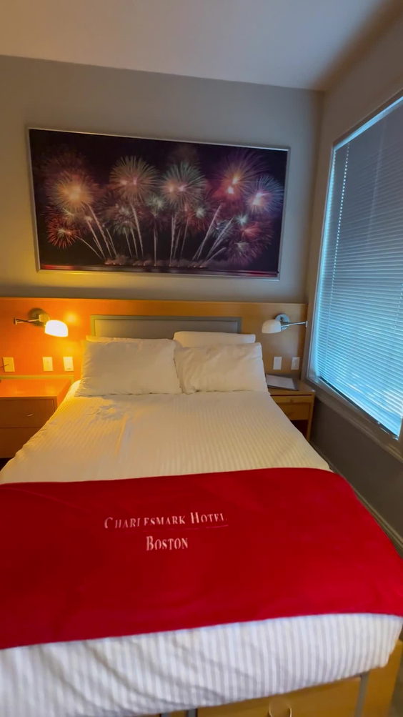 The Charlesmark Hotel & Lounge
