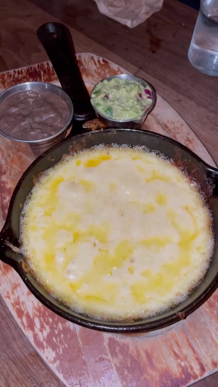 Video review of Bar Clavel