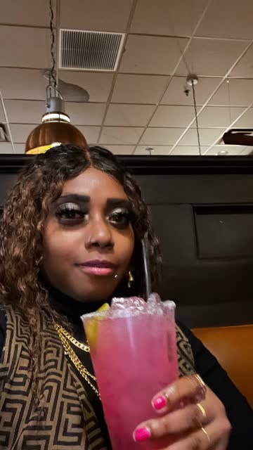 Video review of TGI Friday's