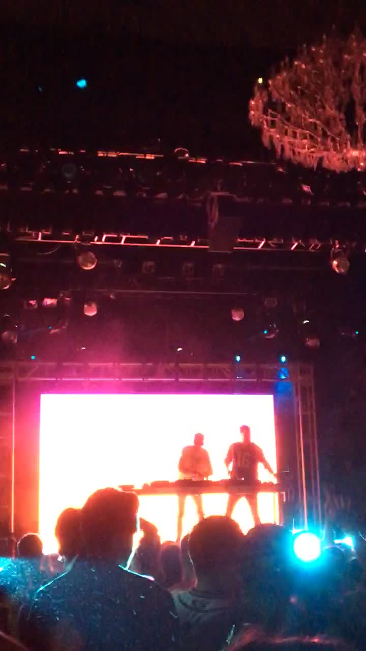 Video review of El Rey Theatre