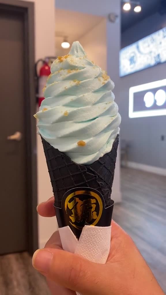 The whale tea 琉璃鲸