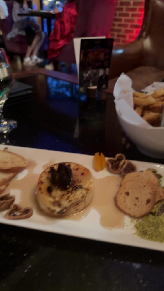 Rustica Lounge Bar & Restaurant
