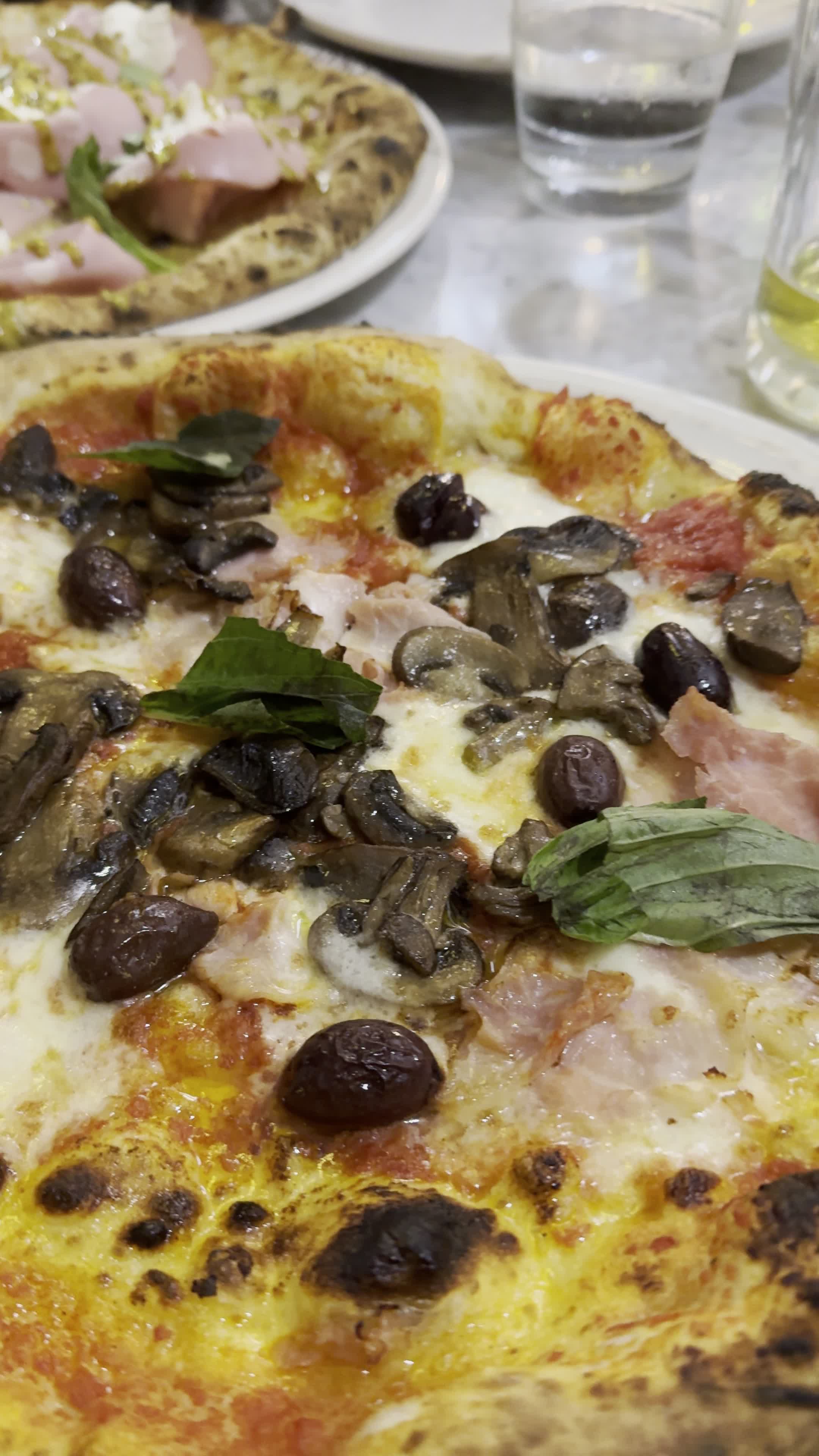 La Leggenda Pizzeria