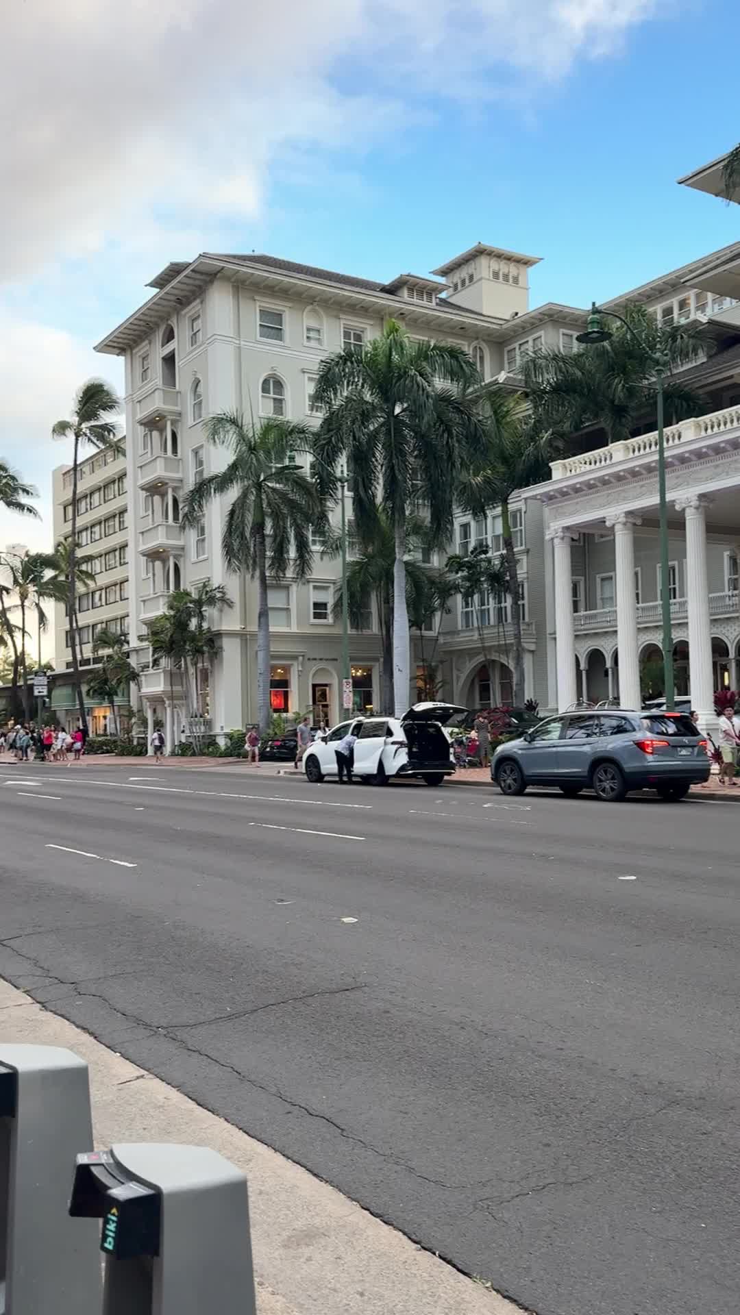 Video review of Moana Surfrider, A Westin Resort & Spa, Waikiki Beach