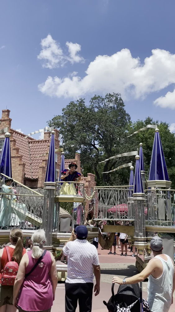 Liberty Square Parasol Cart