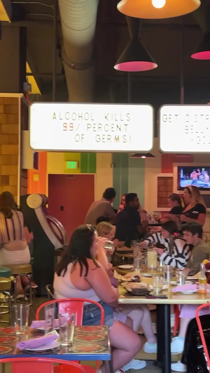 Video review of Distrito
