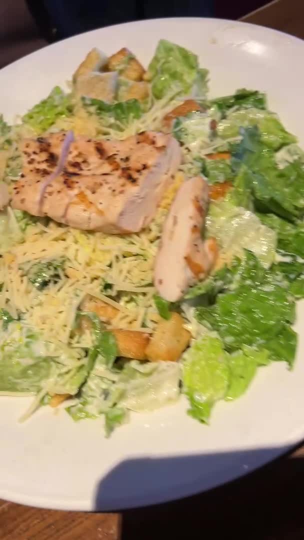 Video review of TGI Friday's