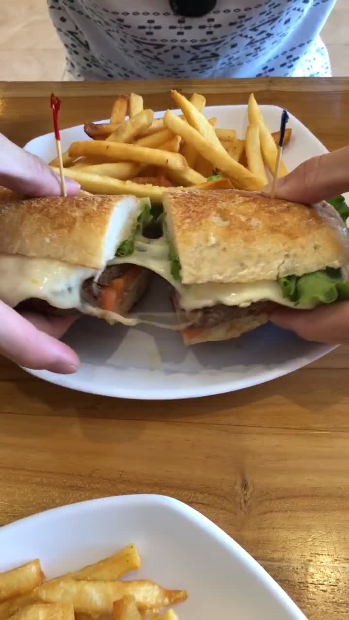 Video review of Dulce de Leche Bakery