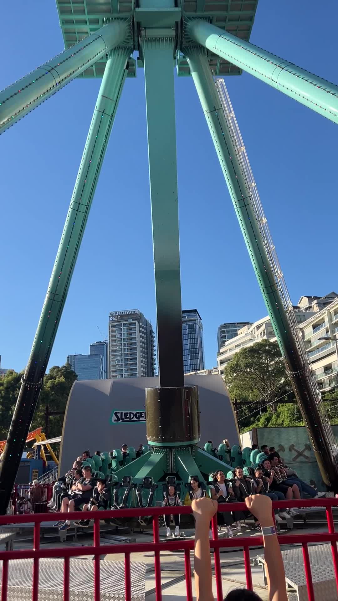 Video review of Luna Park