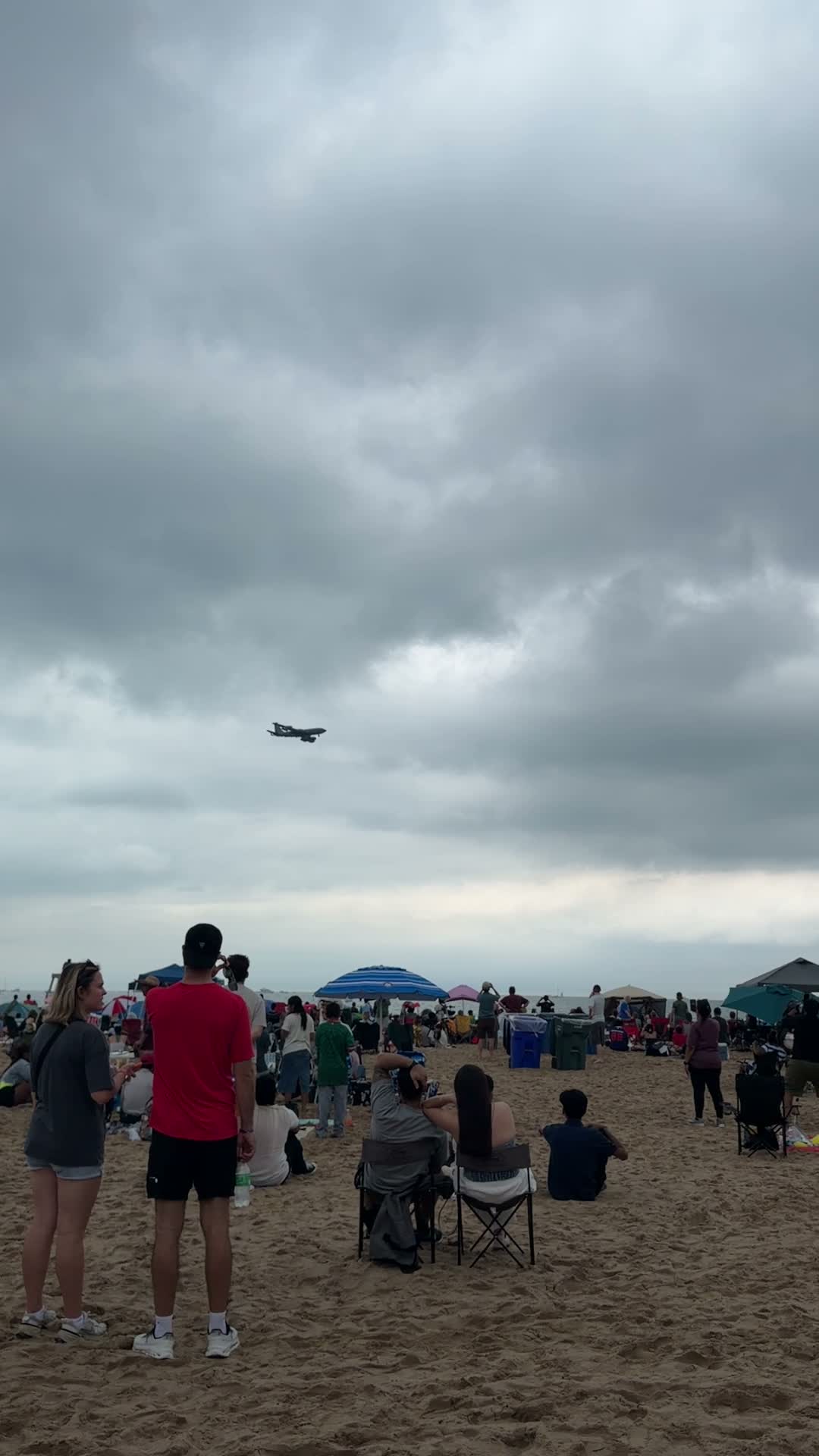 Video review of North Avenue Beach