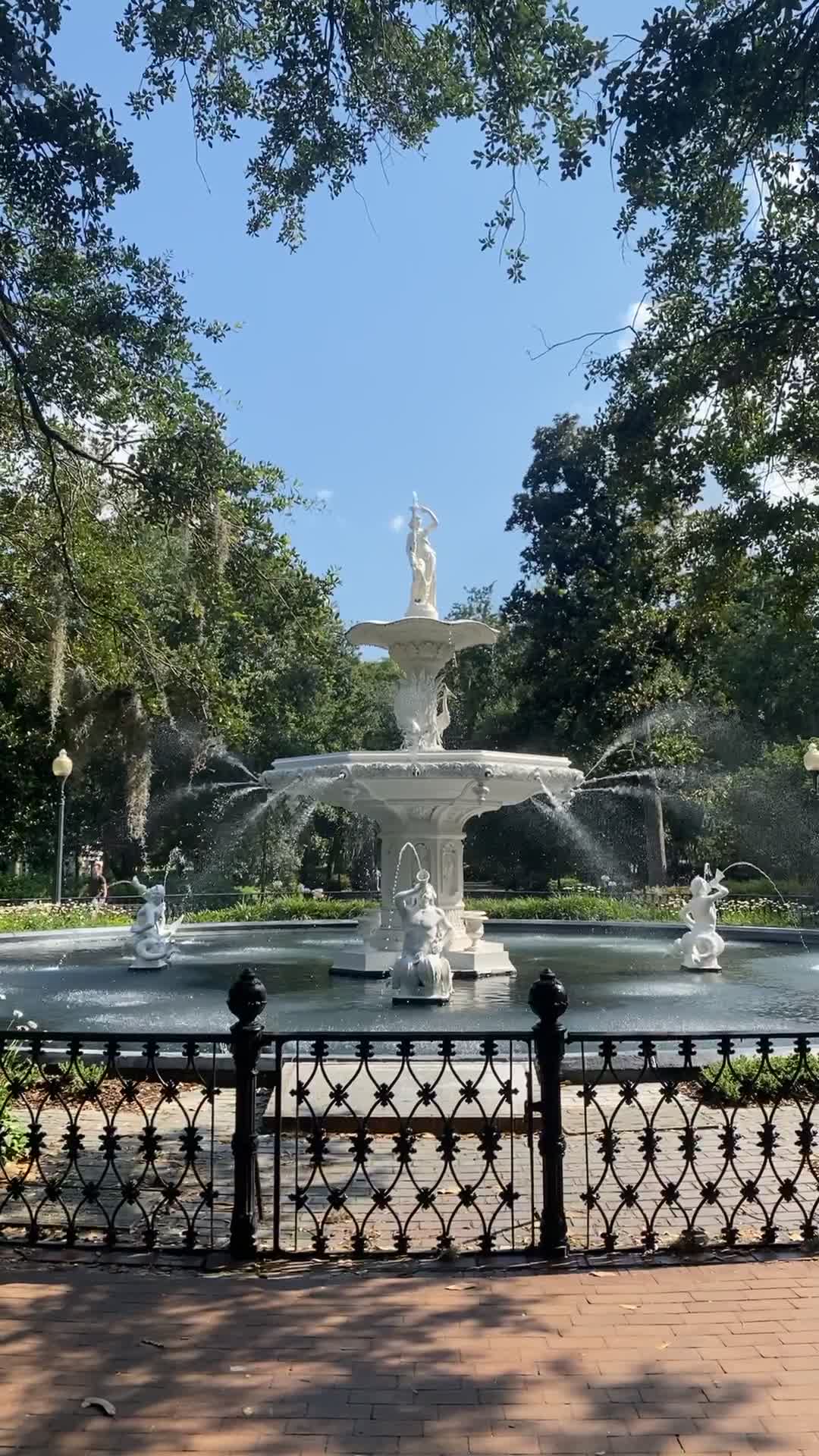 Video review of Forsyth Park Fountain