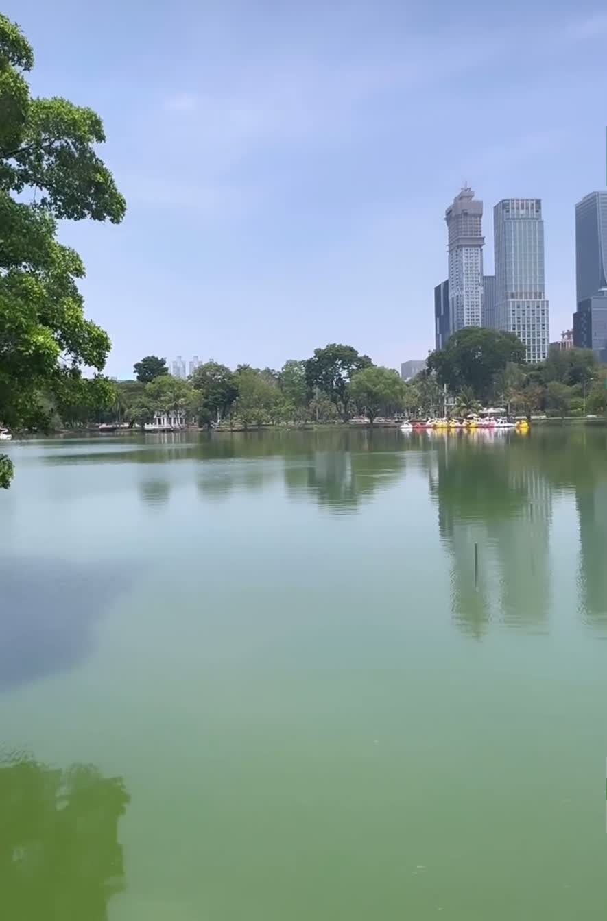 Santichai Prakan Park (สวนสันติชัยปราการ)