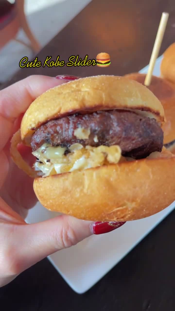 Demetris Woodstone Taverna