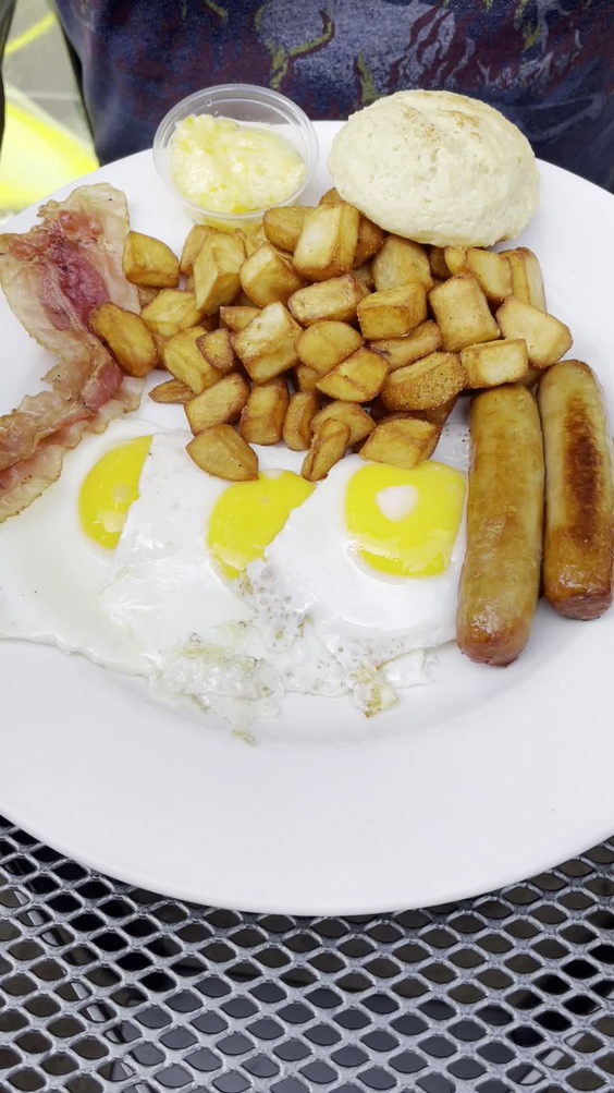 The Food And Art Cafe