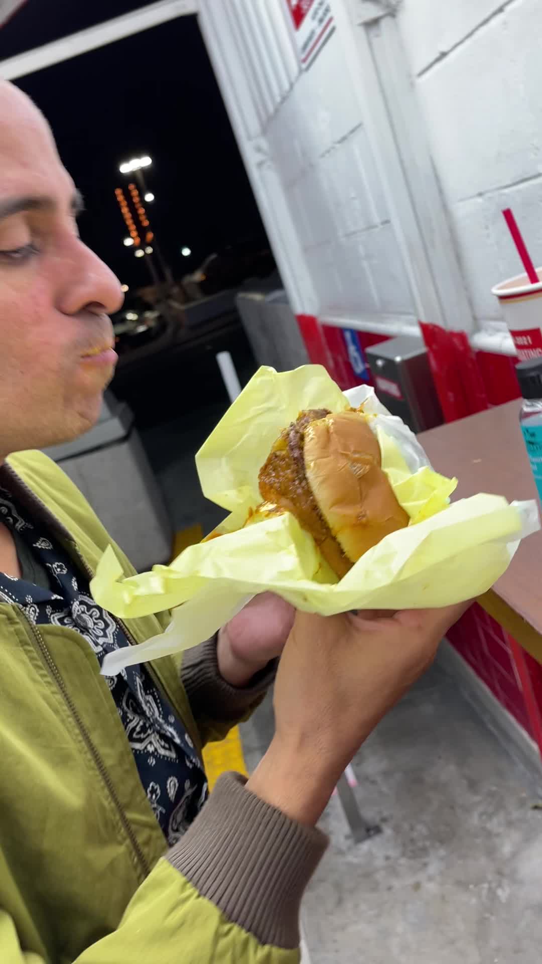 Video review of Original Tommy's Hamburgers
