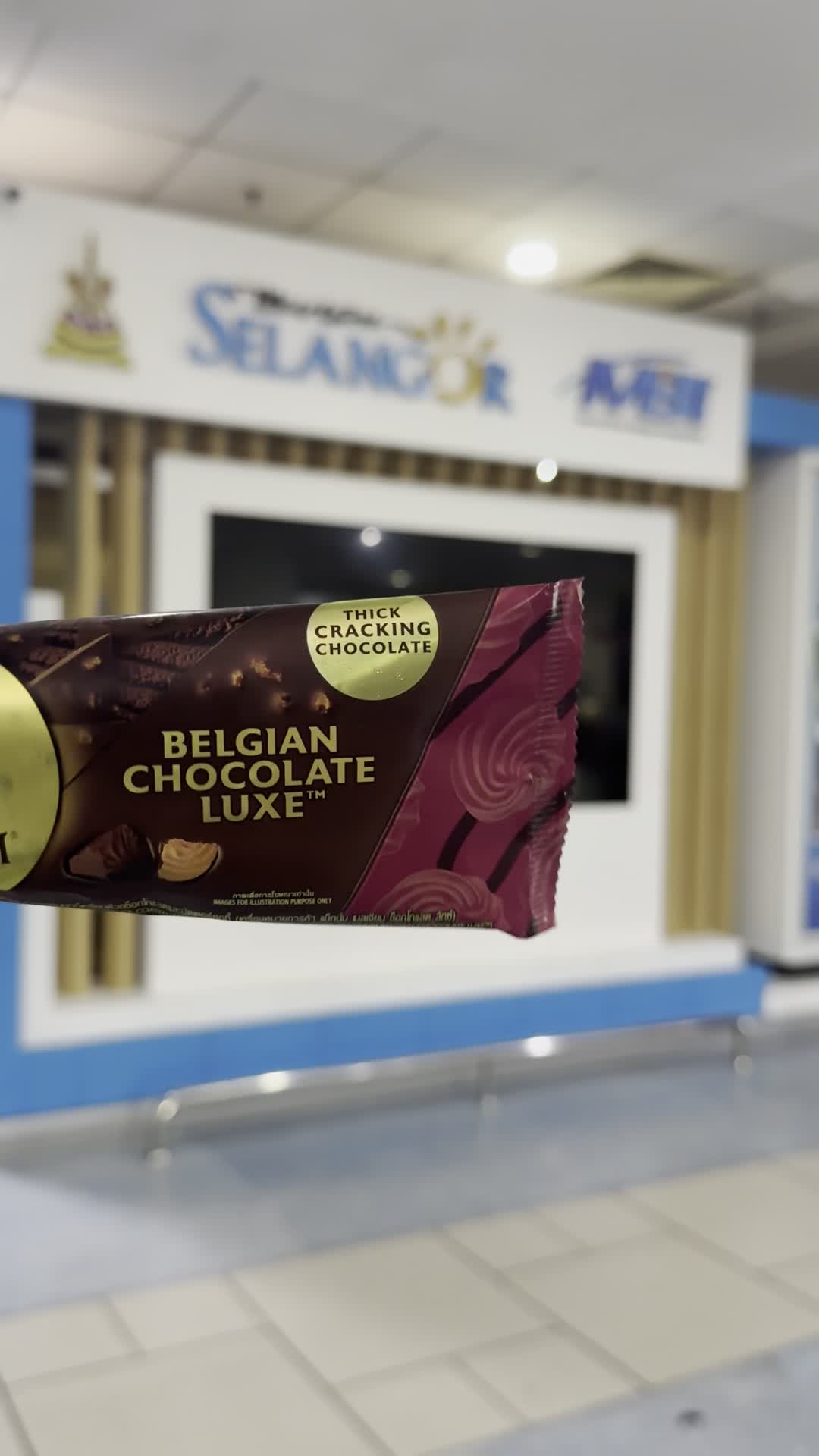 Visitor Parking Lot, Desaminium Flora