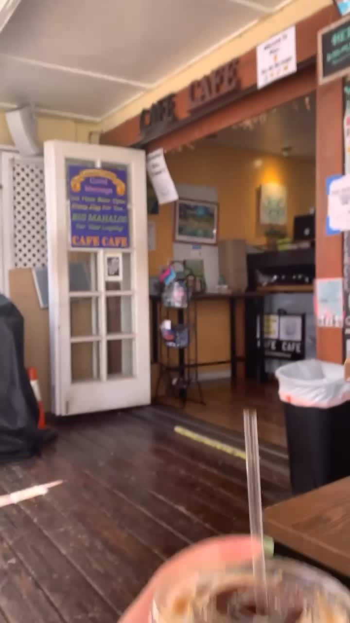 Video review of Cafe Cafe