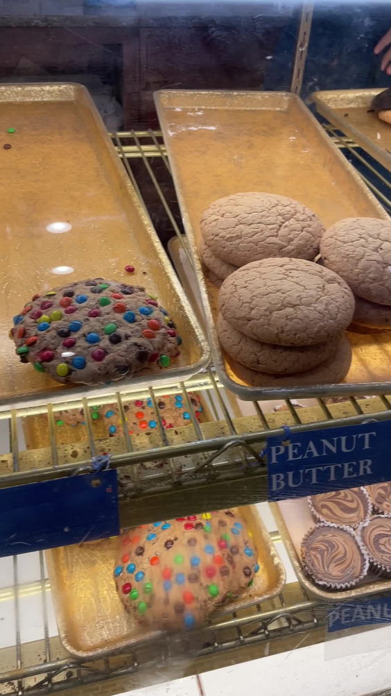 Mike's Pastry