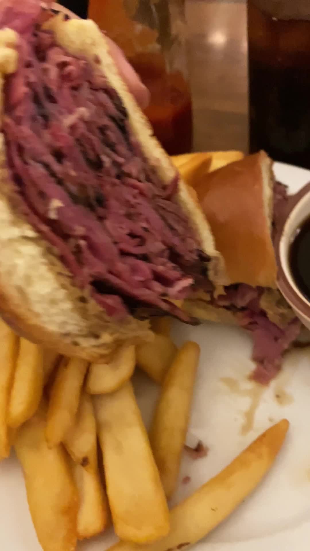 Video review of Canter's Deli