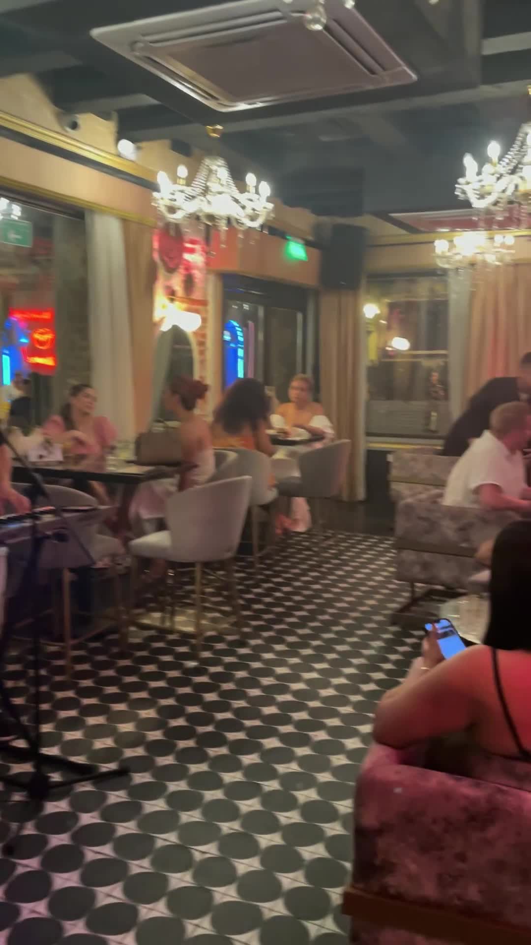 Video review of El Pasquin