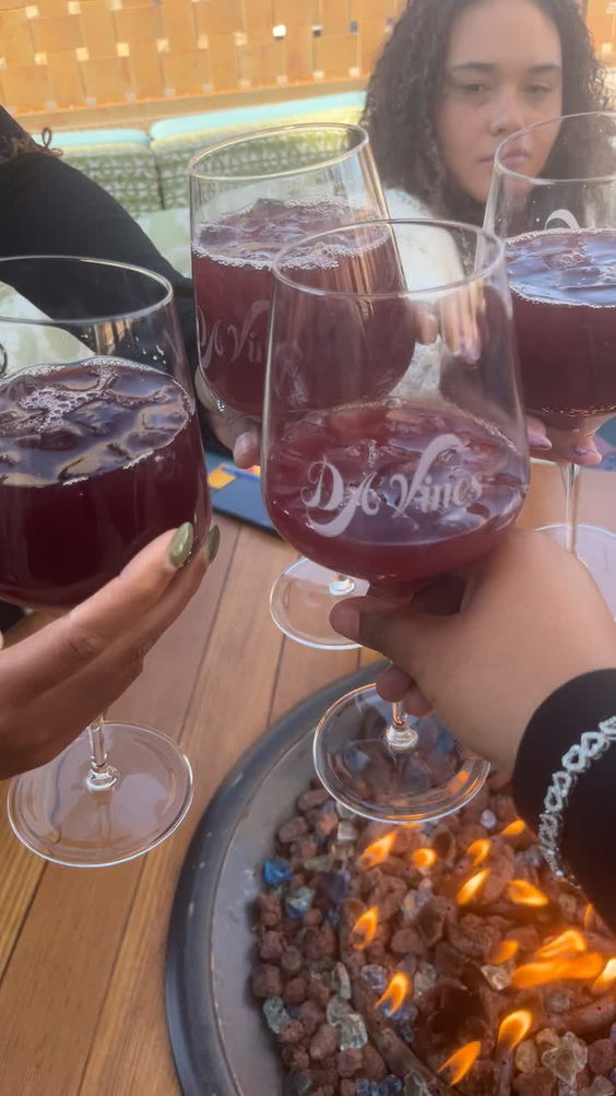 DA Vines Vineyard Wines & Bistro