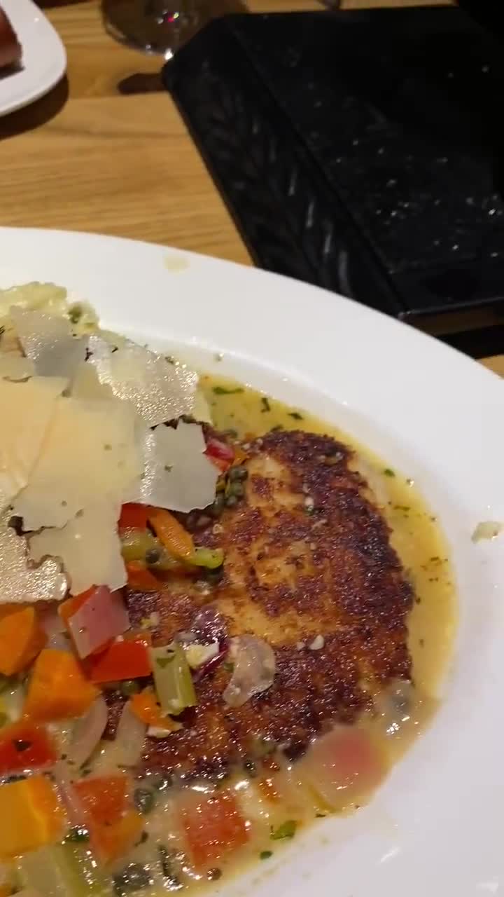 Cooper's Hawk Winery & Restaurant