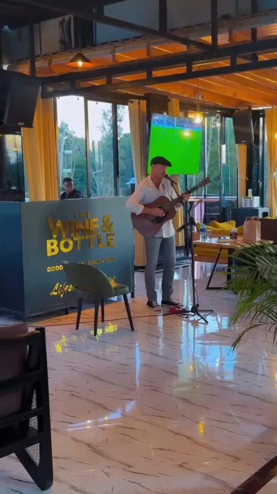 The Wine & Bottle