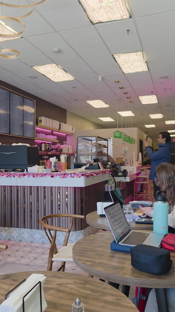 Momo’s Cafe