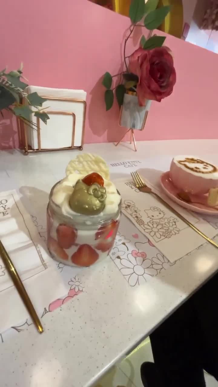 Hello Kitty Cafe