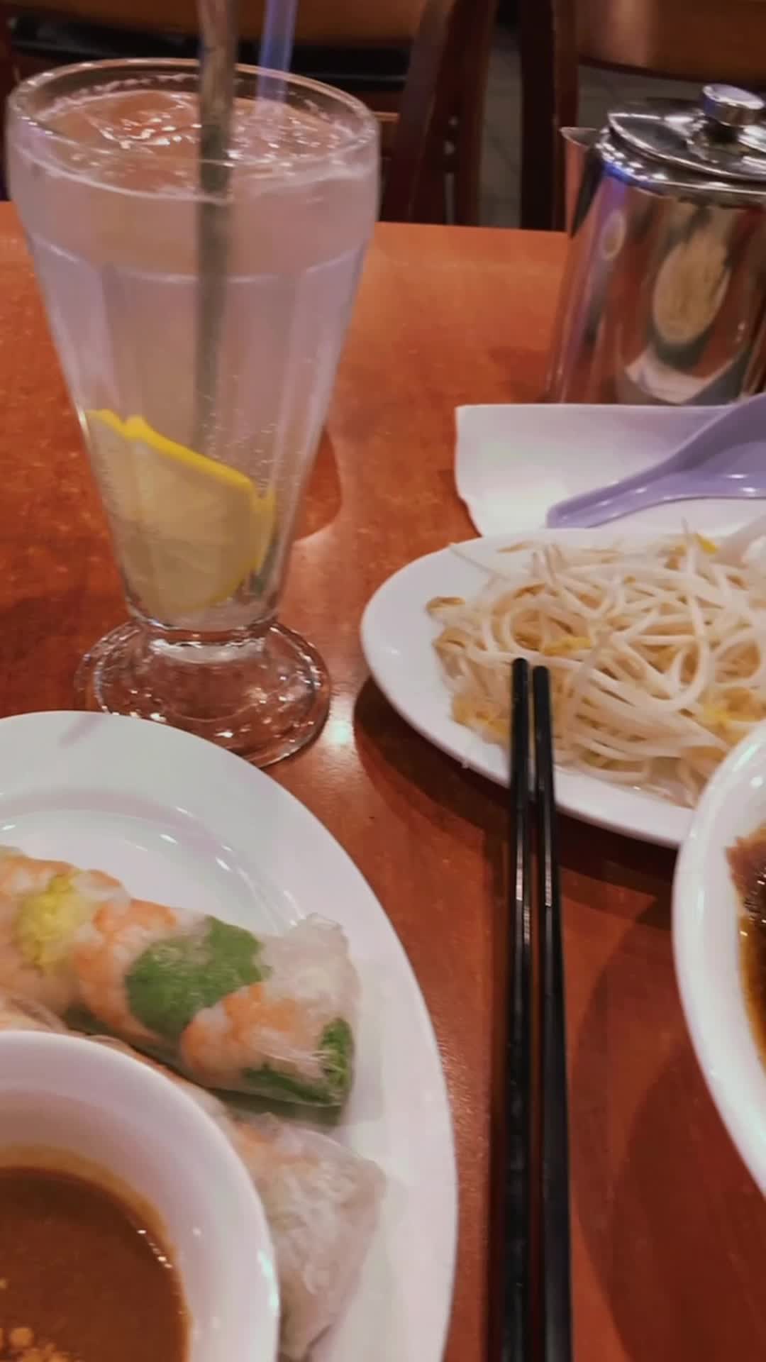 Video review of Pho Phu Thinh