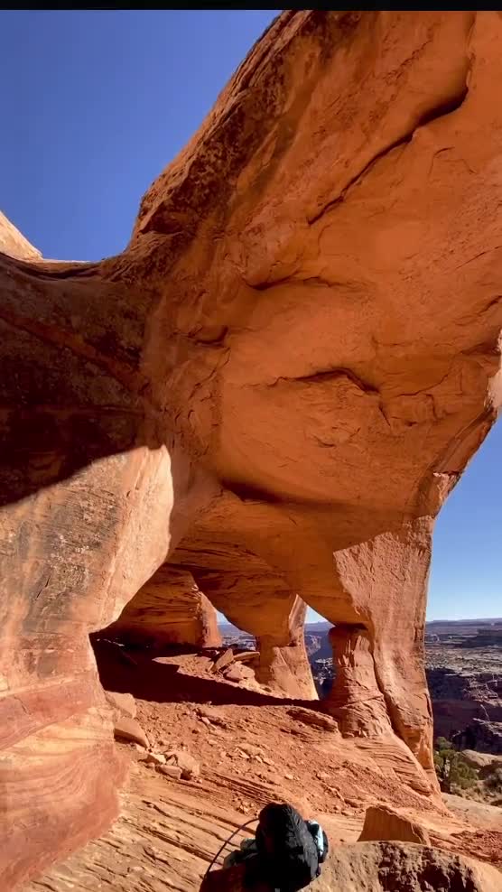 Colonnade Arch Trailhead