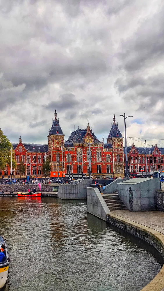 Amsterdam Canal Apartments