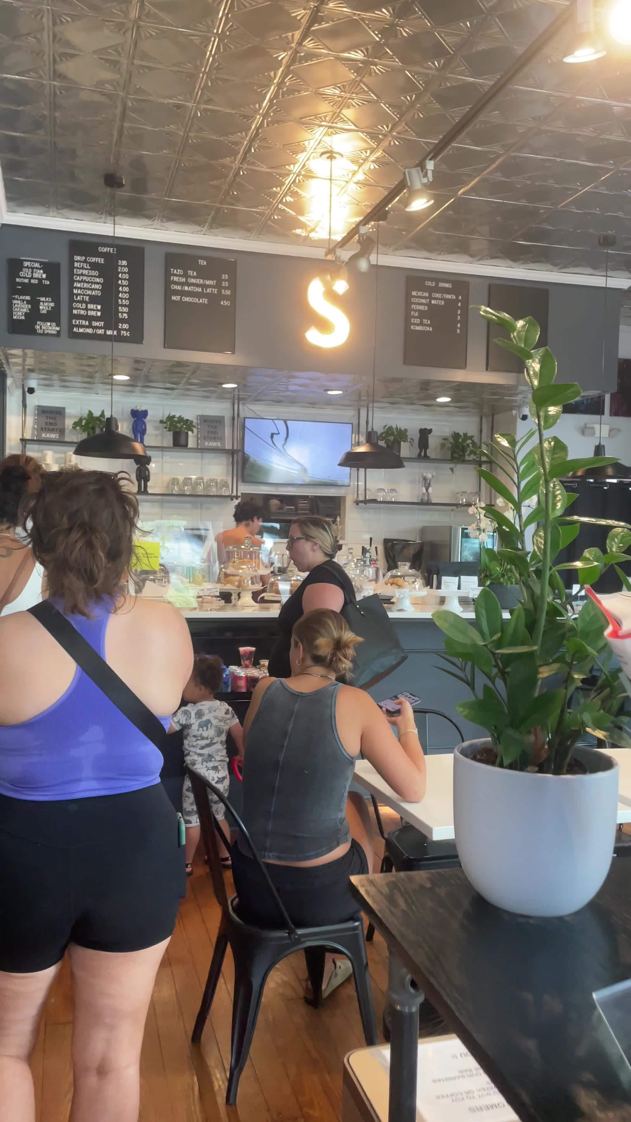 132 Spring Coffee & Kitchen Bar