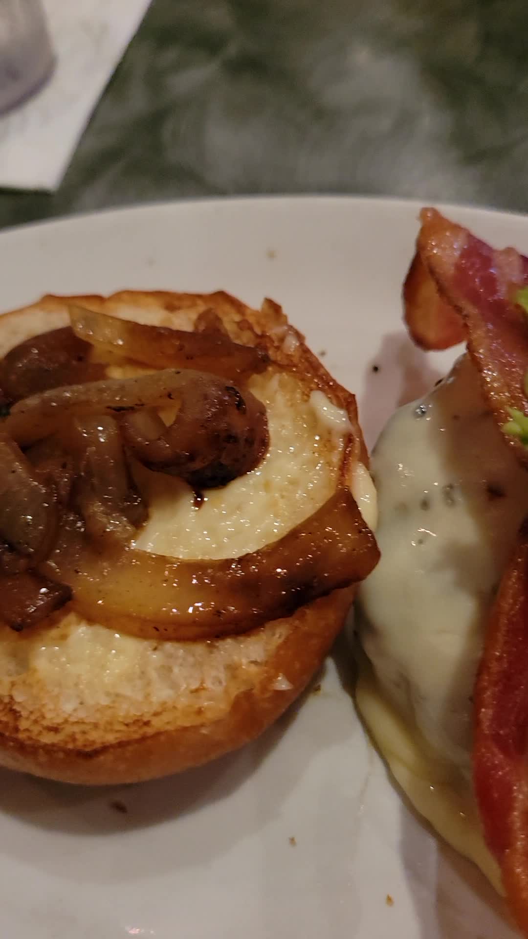 Video review of Kenny's Burger Joint