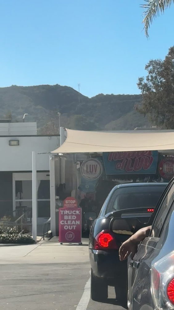 LUV Car Wash - Thousand Oaks Blvd