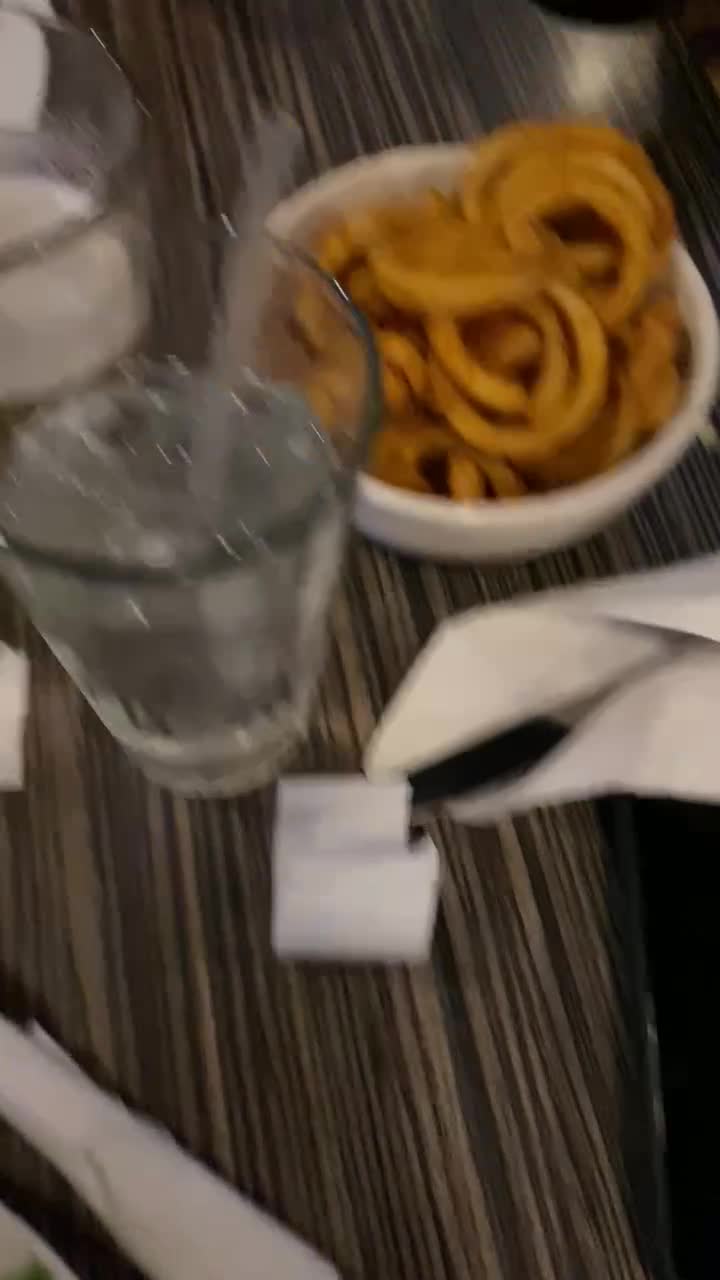 J. Roo's Restaurant & Bar