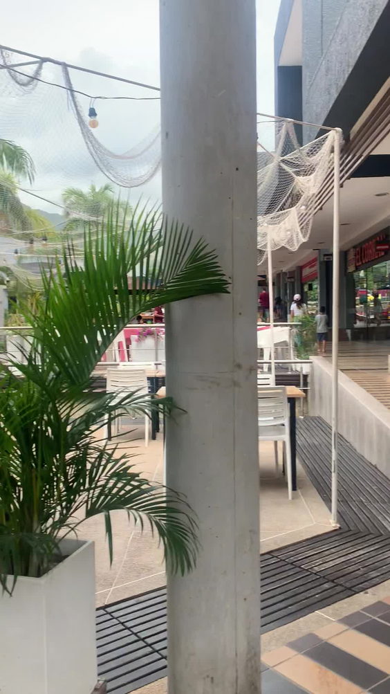 Centro Comercial Zazué Plaza