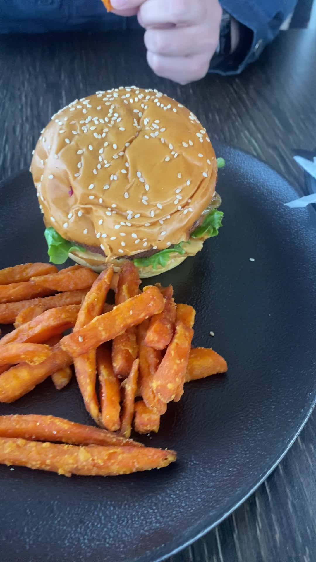 Mugg & bean  airport