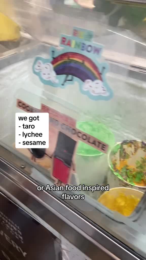 Video review of The Original Chinatown Ice Cream Factory